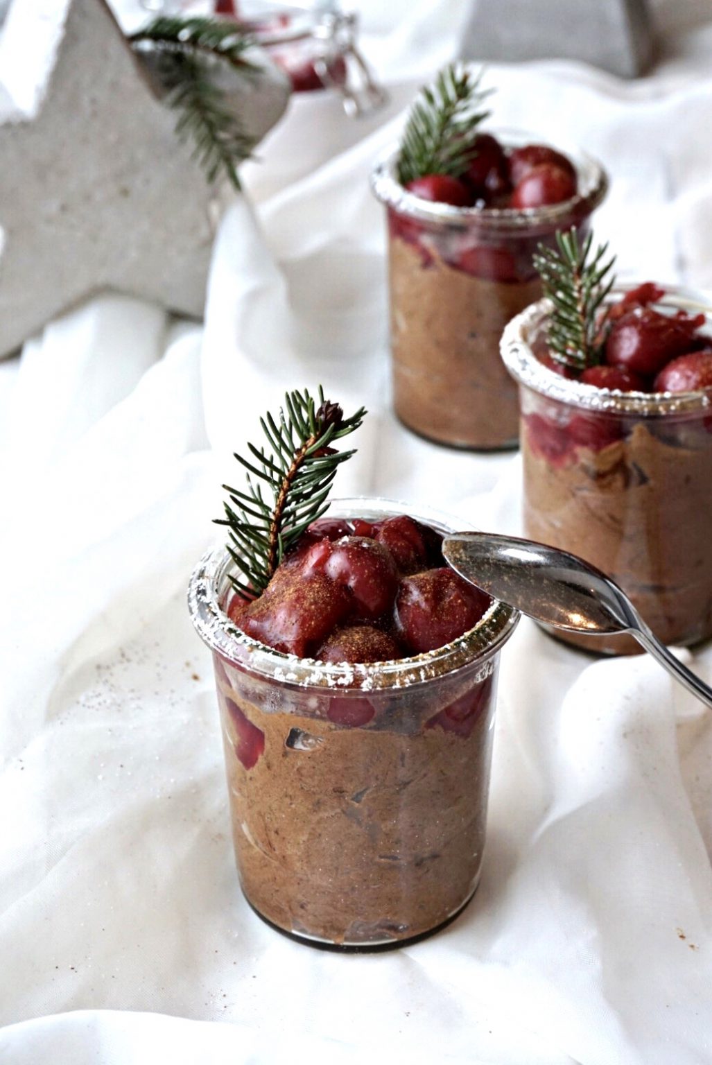 Lebkuchenmousse mit Sauerkirschen – Katrininthekitchen